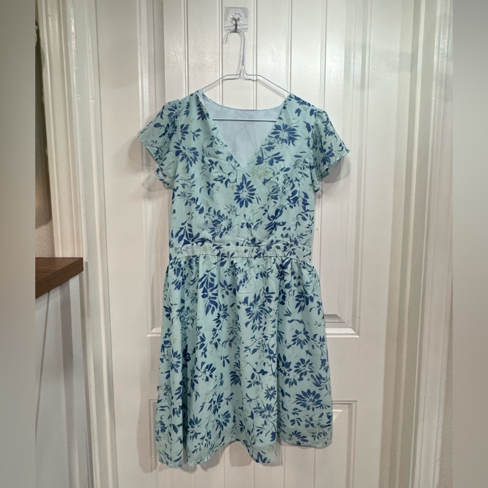 Women's Light Blue Floral Midi Dress with V-Neck